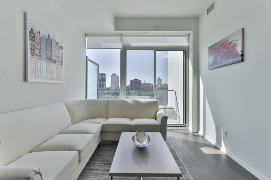 Trendy Apartment with Amazing Ocean Views image 2